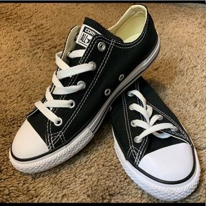 NWT Converse (youth) size 3